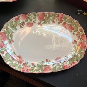 Beautiful Nikko 9x11 platter